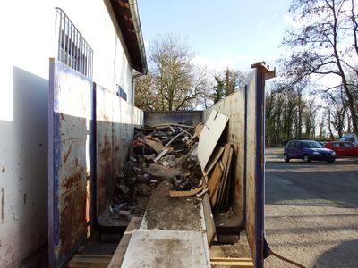 La Benne remplie au tiers...